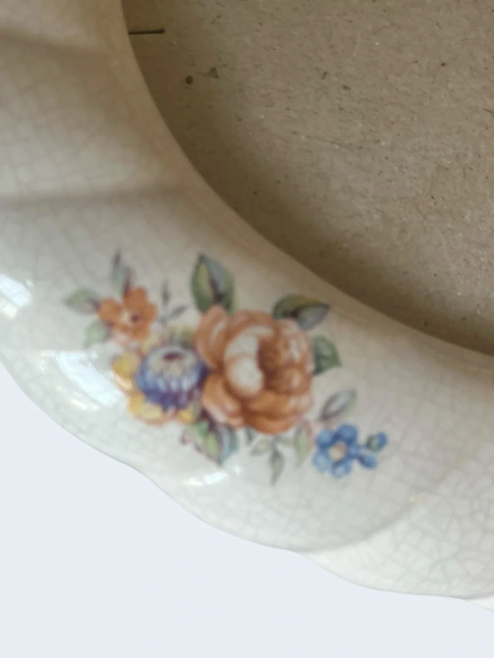 2 Vintage Ceramic Oval Photo Frames with Floral Accents 5x7